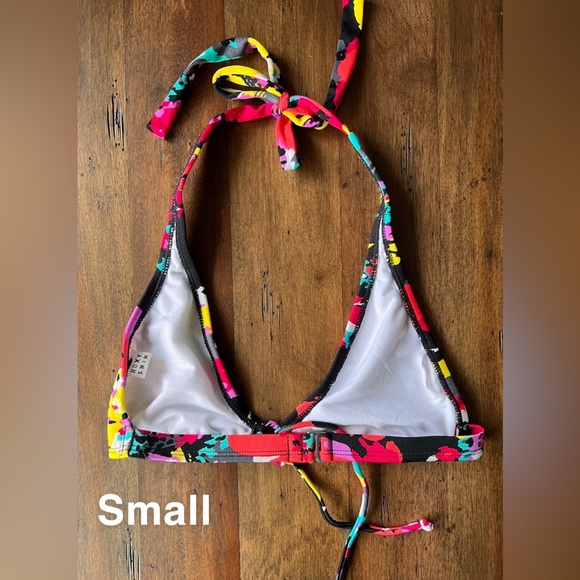 Roxy, bikini size small, medium, large - Picture 7 of 7